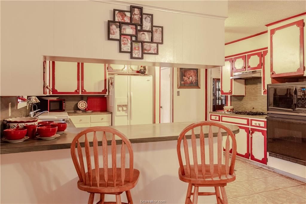 1009 W 18th St, Bryan, TX 77803